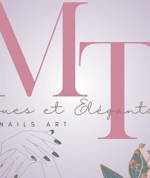 Logo élégant MTnailsarts à Porto, Porto, PT, incorporant des motifs floraux délicats.