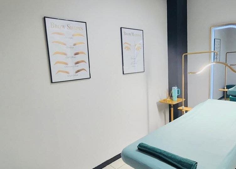 Tranquil treatment room at Maison De Derme Beauty & Wellness in Benoni, Gauteng, ZA with a calming ambiance.