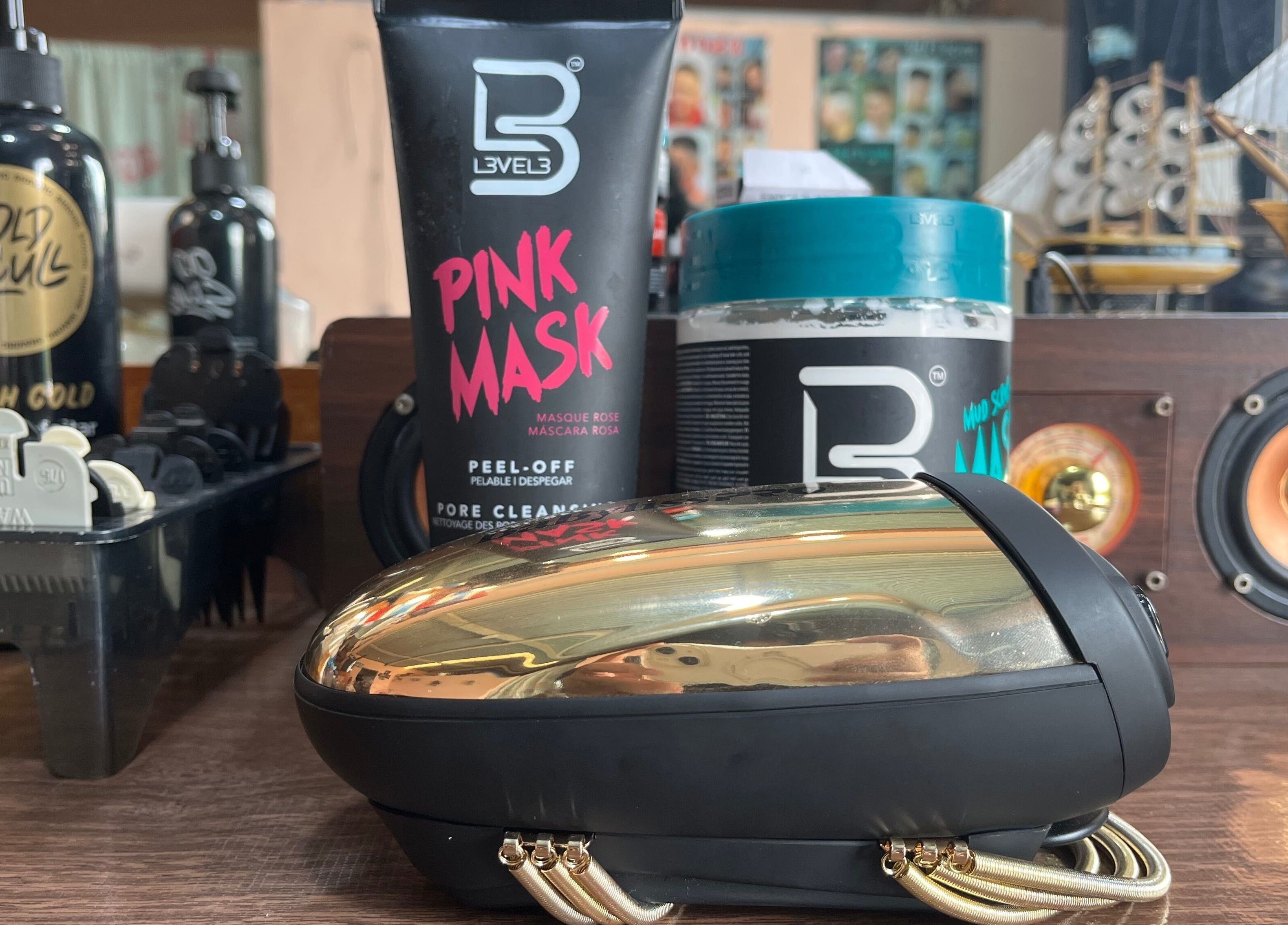 Productos de belleza en Warriors Studio, Chiapas, Chiapas, MX. Mascarilla y accesorios con diseño moderno.