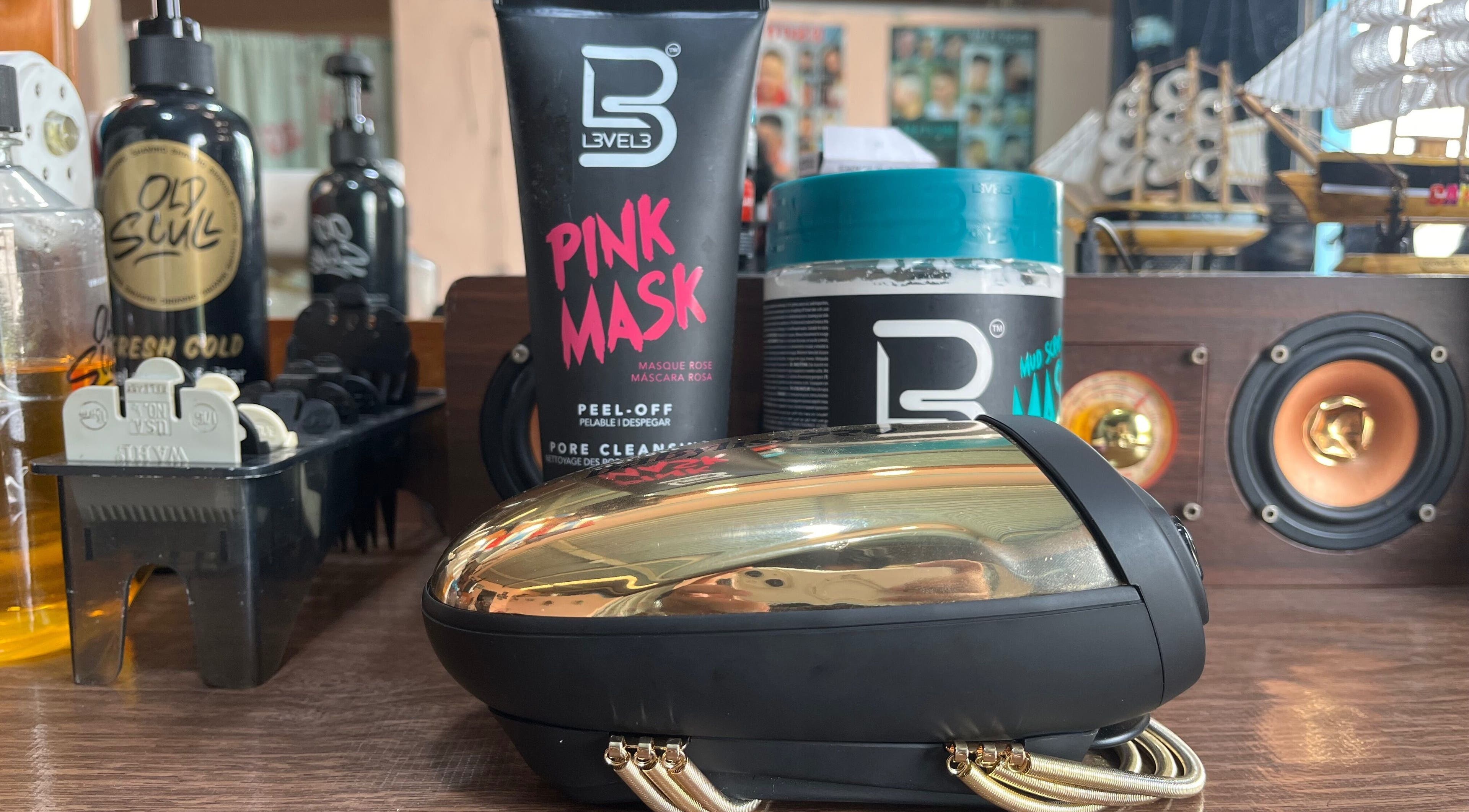 Productos de belleza en Warriors Studio, Chiapas, Chiapas, MX. Mascarilla y accesorios con diseño moderno.