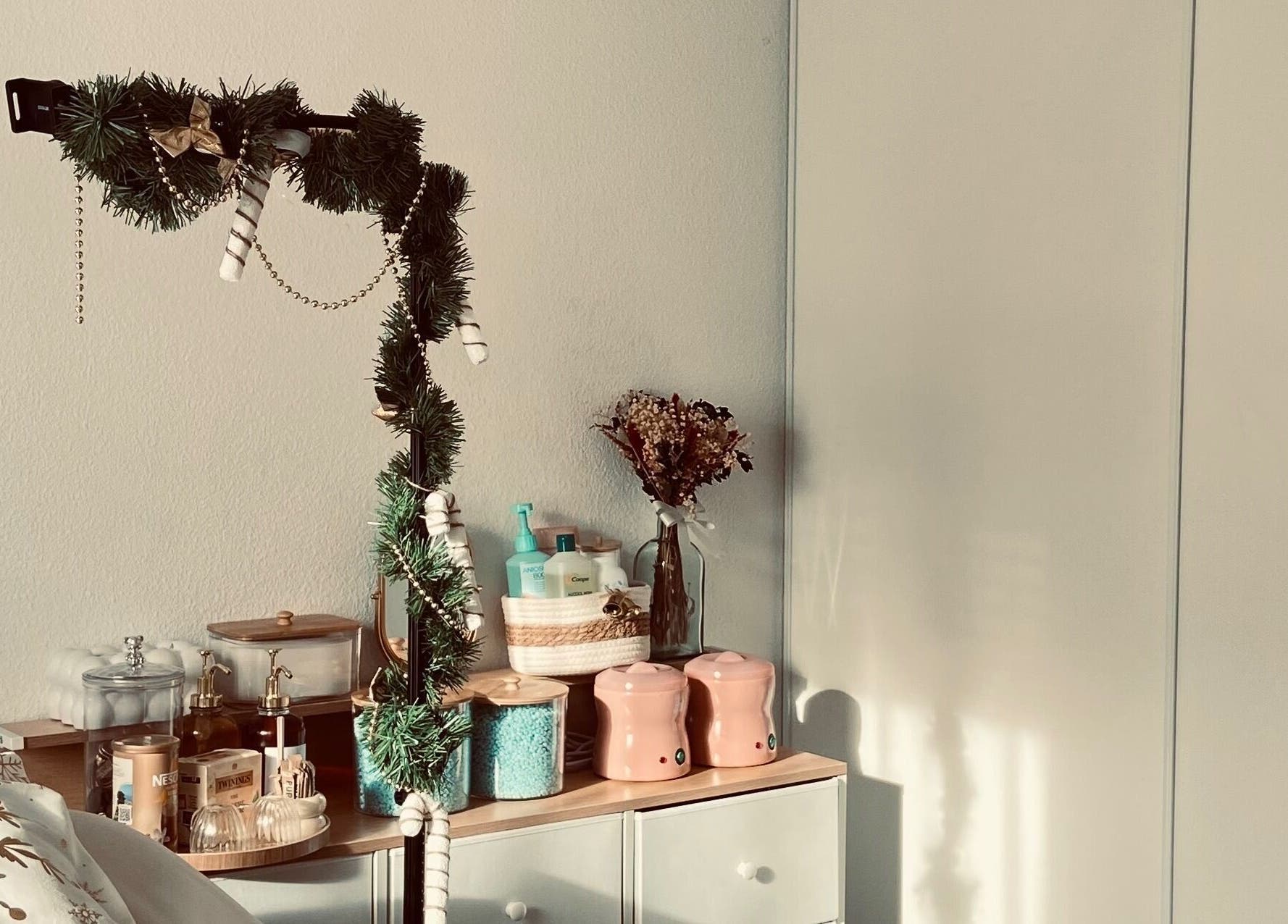 Décor charmant avec décoration florale à Casa Bella Mar, Toulouse, Occitanie, FR.