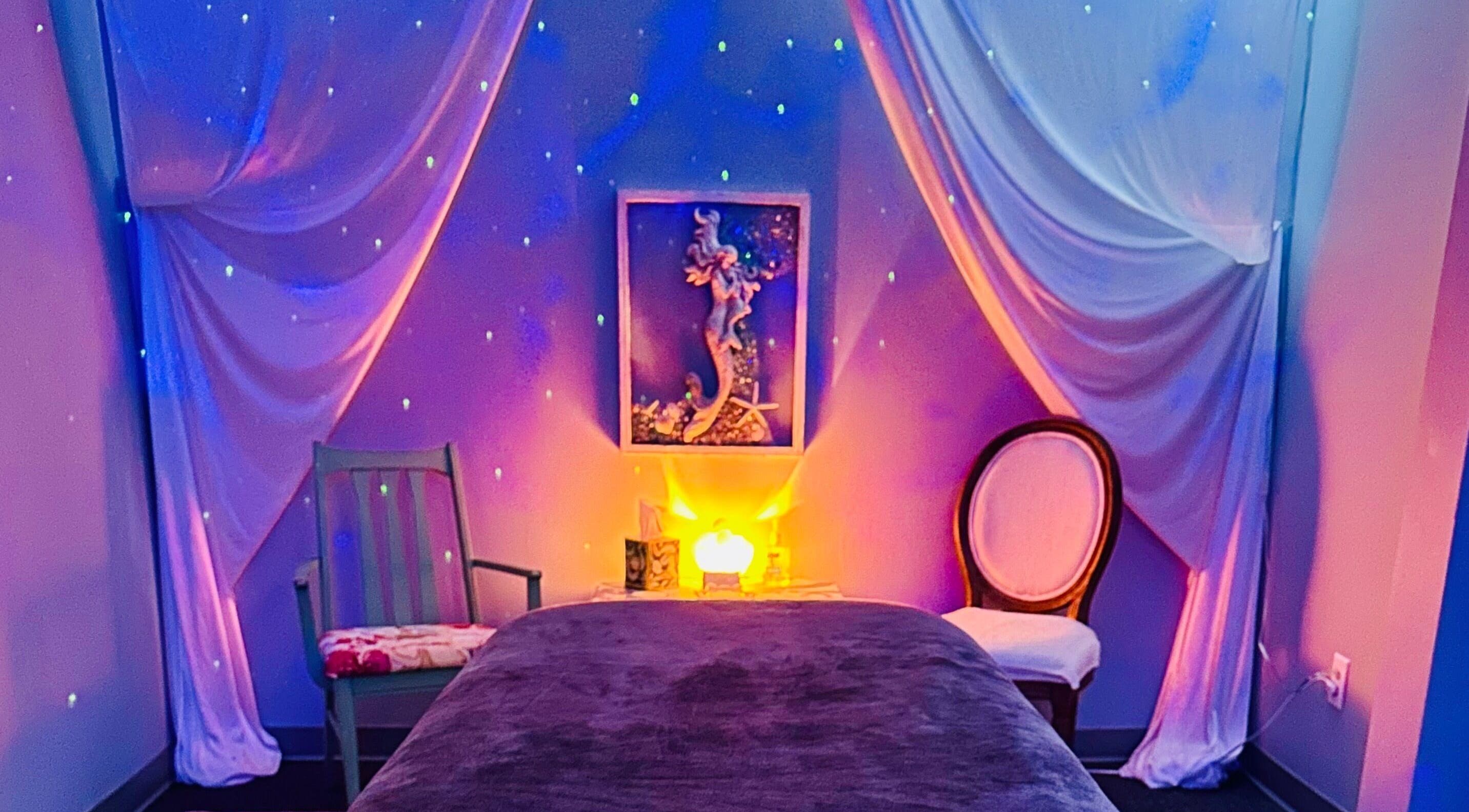 Peaceful massage room at Tarpon Springs Massage Therapy in Tarpon Springs, Florida, US with calming ambiance.