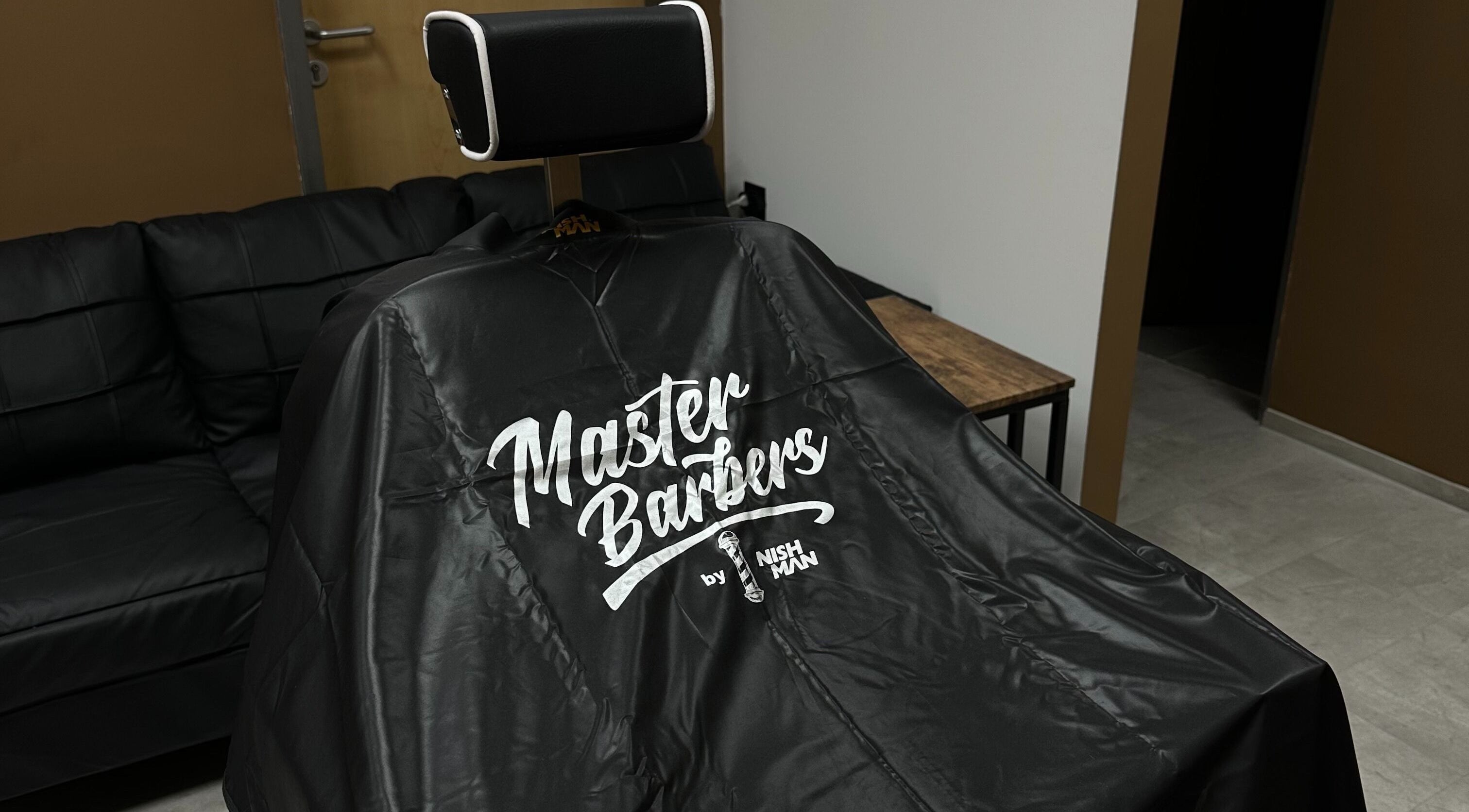 Divinítá Barber&Beauty modern borbélyszék, Budapest, Magyar, HU szalon exkluzív környezetben.