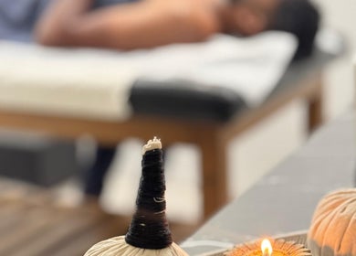Relaxing massage setting at Raula Barbershop Rajagiriya, Sri Jayawardenepura Kotte, Western Province, LK.
