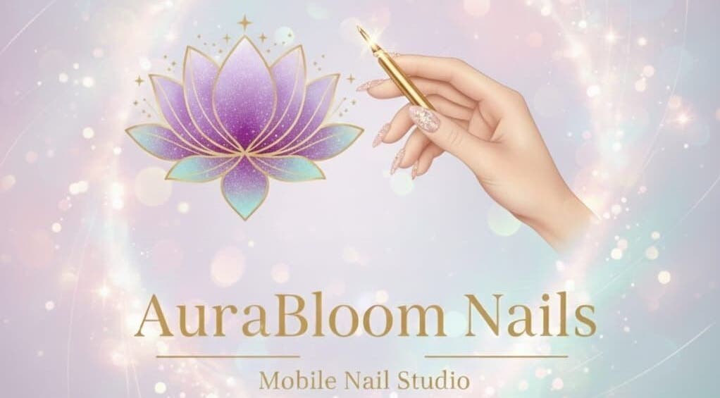 Logotipo de AuraBloomNails em Dublin, County Dublin, IE, com lótus e mão decorada com unhas brilhantes.