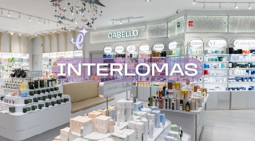 Interior de Euphoria Paseo Interlomas mostrando productos de belleza, Naucalpan De Juárez, Estado De México, MX.