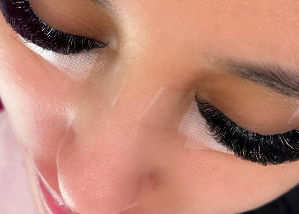 Extension de cils à Souki Lashes, Marseille, Provence-alpes-côte D'azur, FR. Résultat raffiné et élégant.