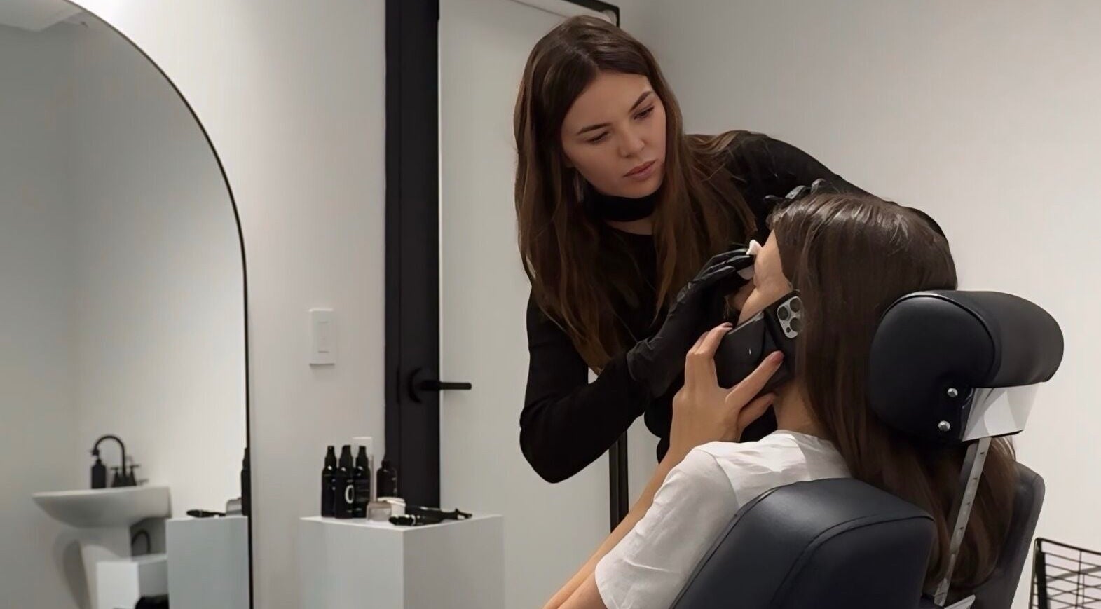 Beauté Era professional performs beauty treatment in Glendale, California, US.