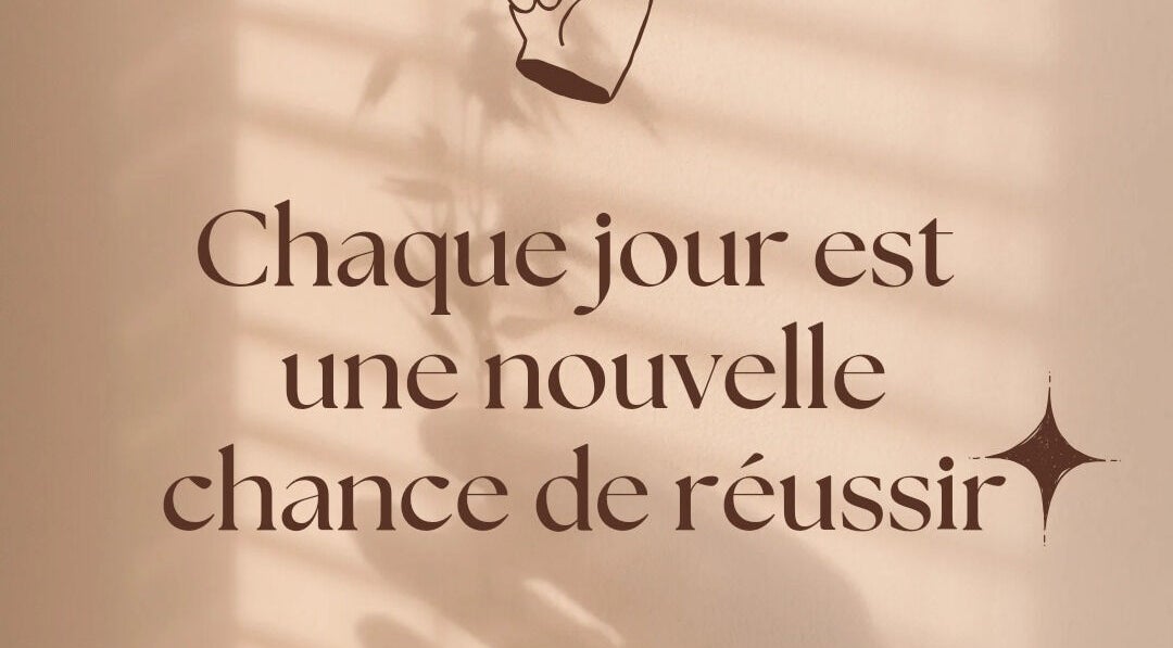 Citation inspirante sur mur beige à Studio Glam, La Possession, Saint-Denis, RE.