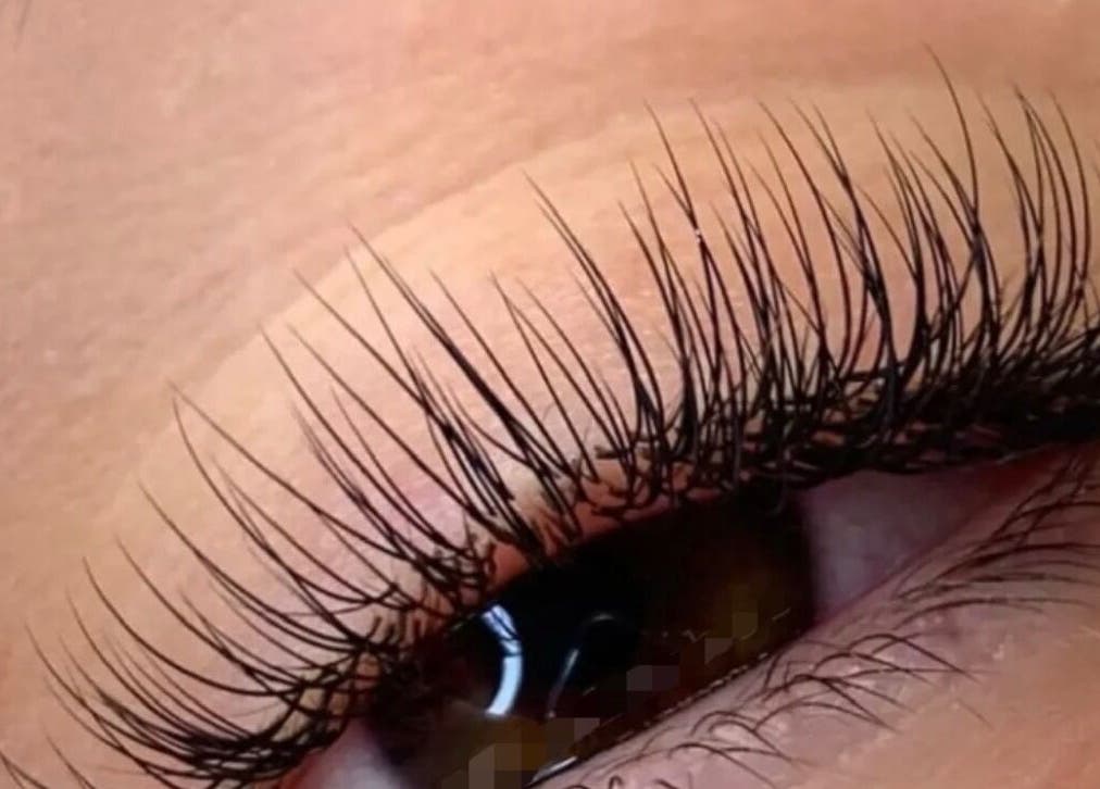 Extensions de cils élégantes chez Eyelash à Villejuif, Île-de-France, FR, sublimant le regard.