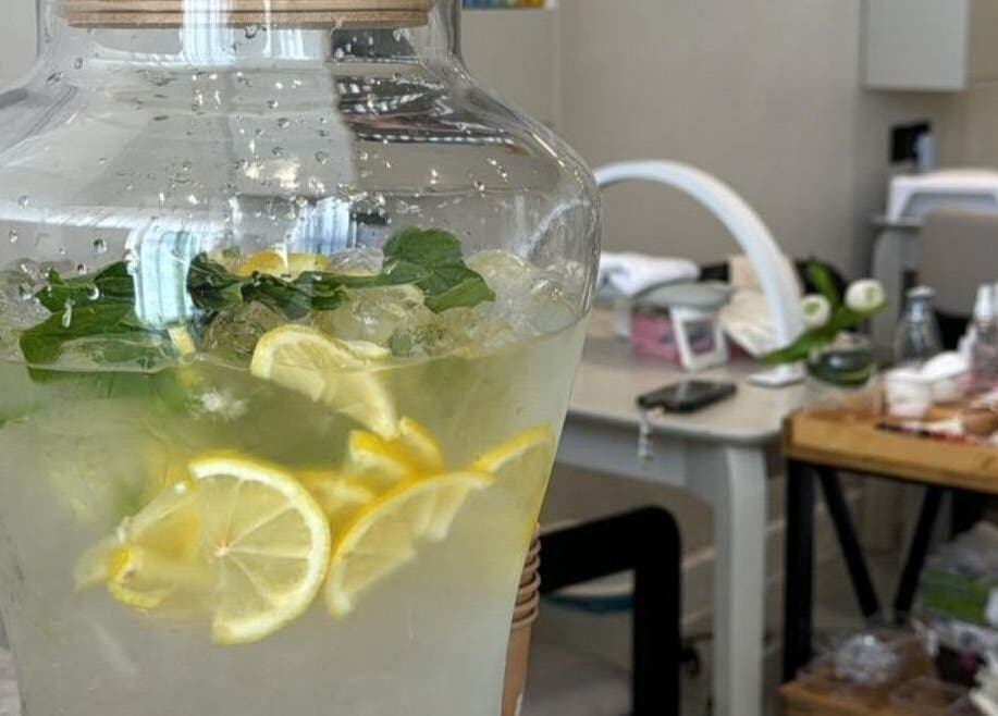 ade بالنعناع والليمون في Riva Spa في Az Zulfi، منطقة الرياض، SA.