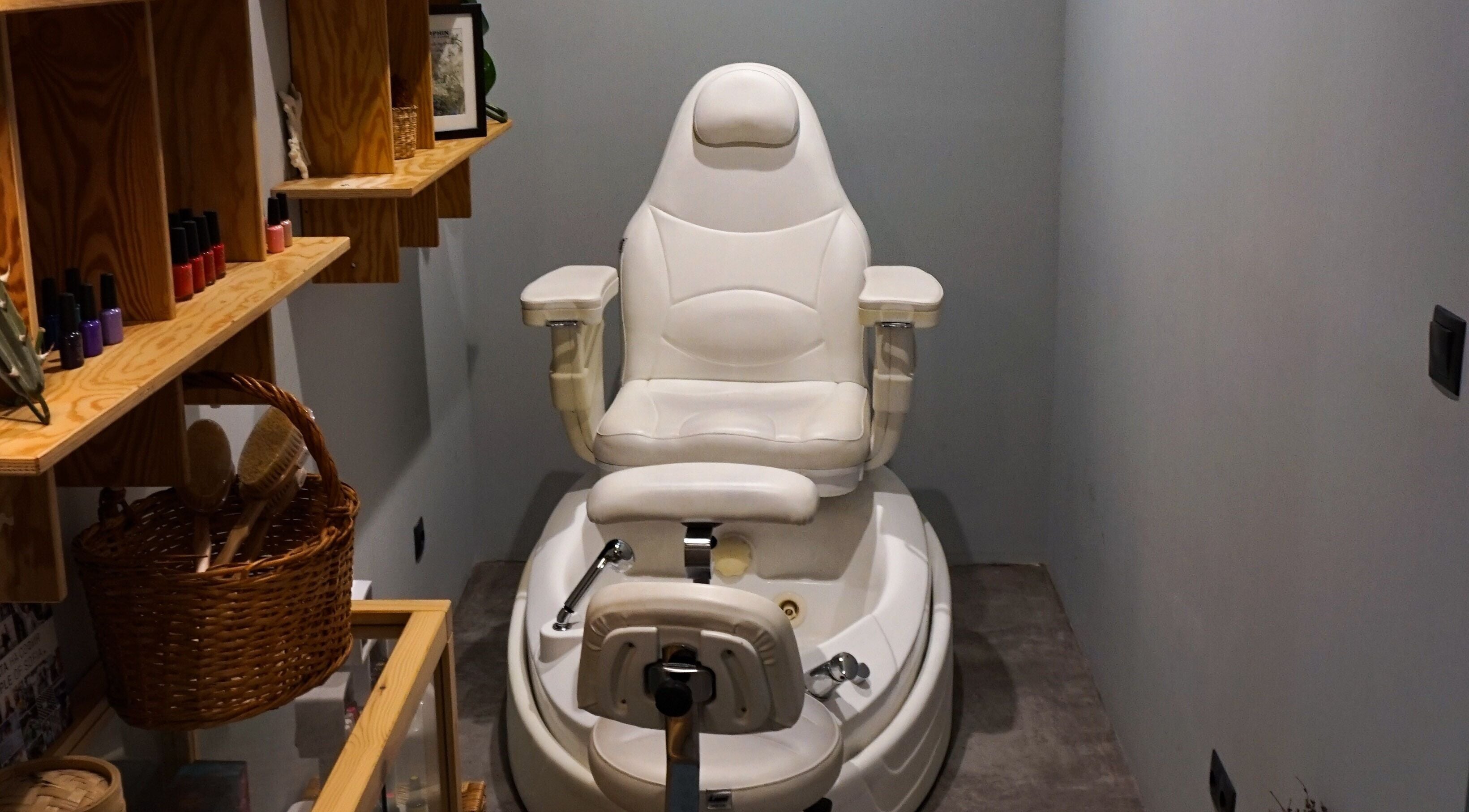 Luxury pedicure chair at Koncept Beauty, Sofia. Enjoy personalized foot care in Sofia City Province, BG.