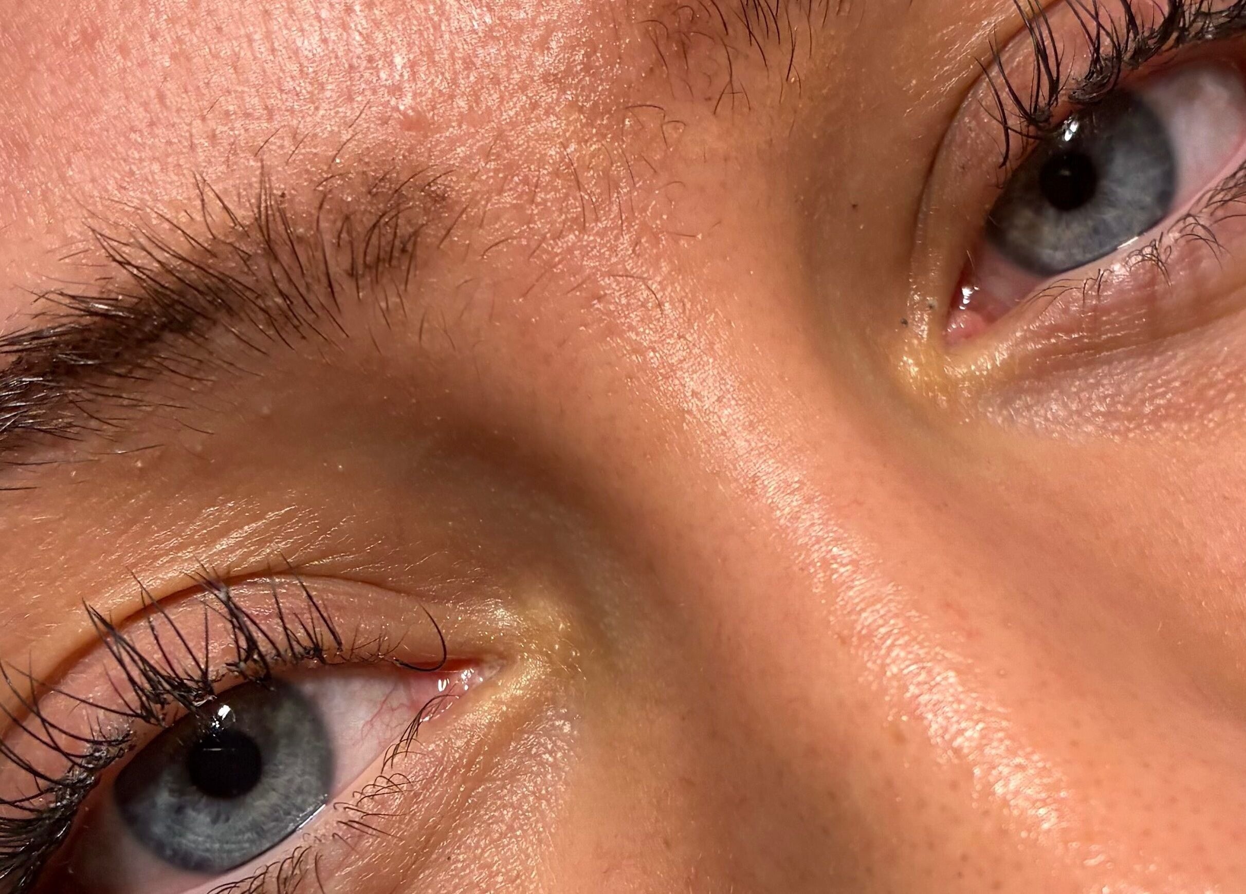 Close-up of expertly groomed eyelashes at Caitlin McGarel Beauty, Southampton, England, GB.