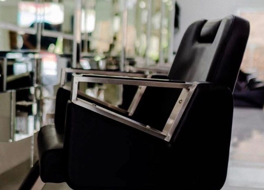 Luxury salon chair at Angel Rodríguez @Glam house, Puerto Vallarta, Jalisco, MX, reflecting elegance and comfort.