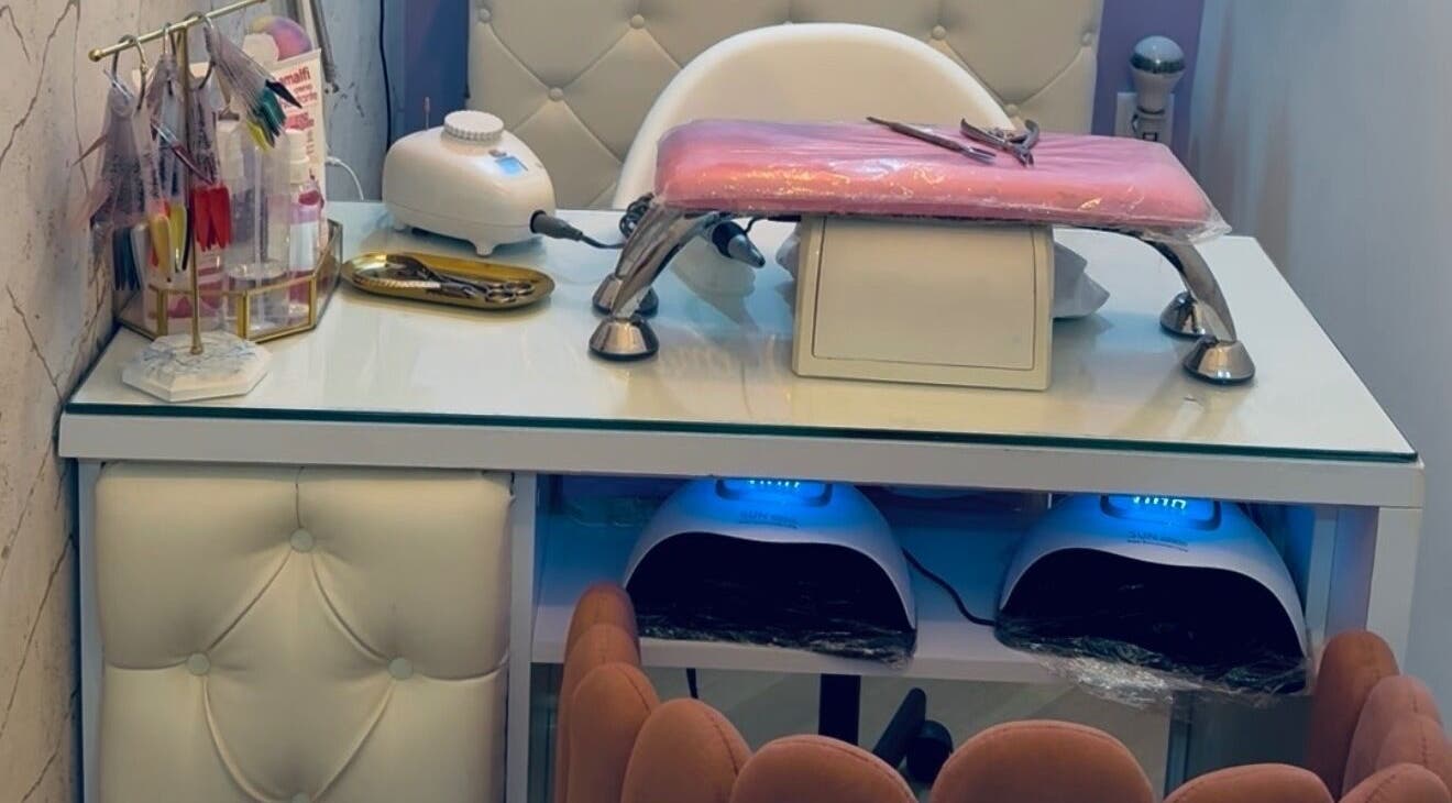 Elegant nail station at Maria Eduarda Nails, Lisboa, Lisboa, PT, featuring tools and decor.