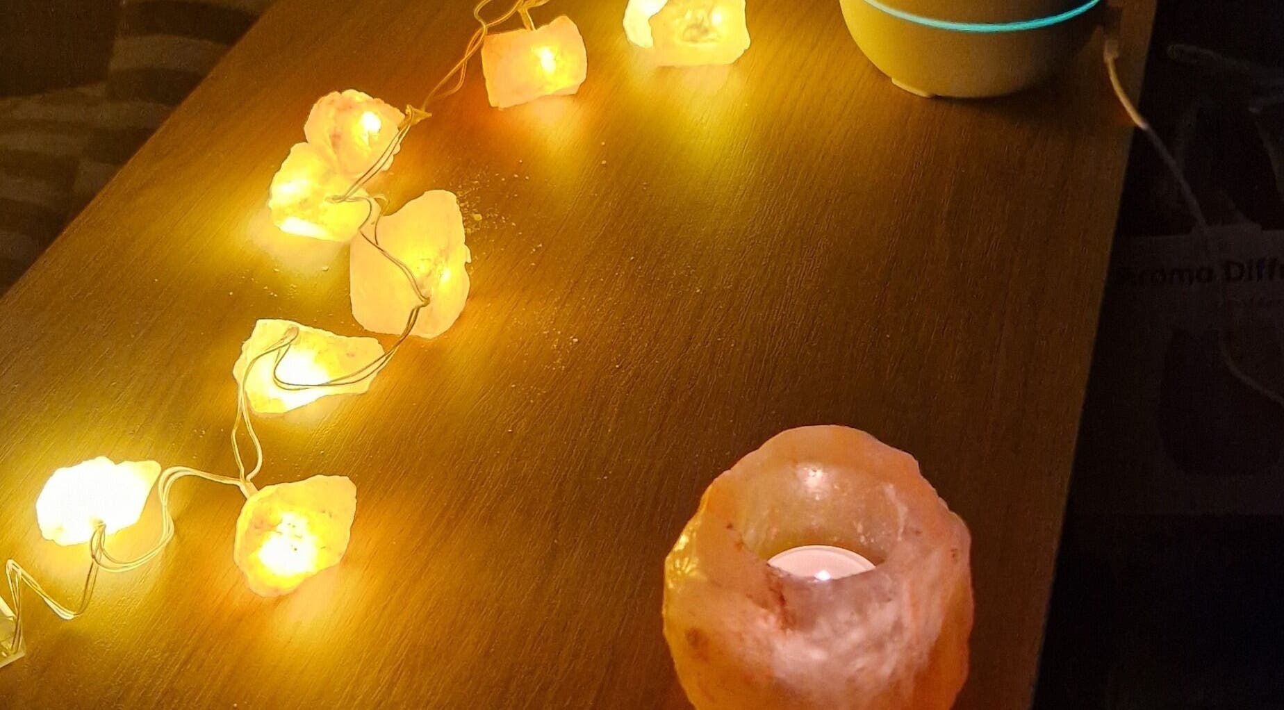 Lumières tamisées et bougie chez Sève de femme, Steinbrunn le bas, Grand Est, FR.