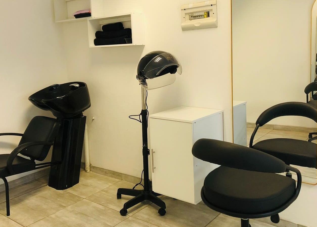 Modern hair washing station at Glamour Groove Hair Lounge, Johannesburg, Gauteng, ZA.