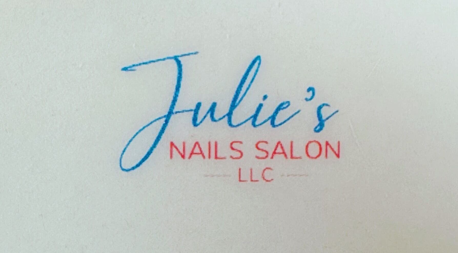 Logo của Julie's Nails Salon tại Brick Township, New Jersey, US, thể hiện phong cách sang trọng.