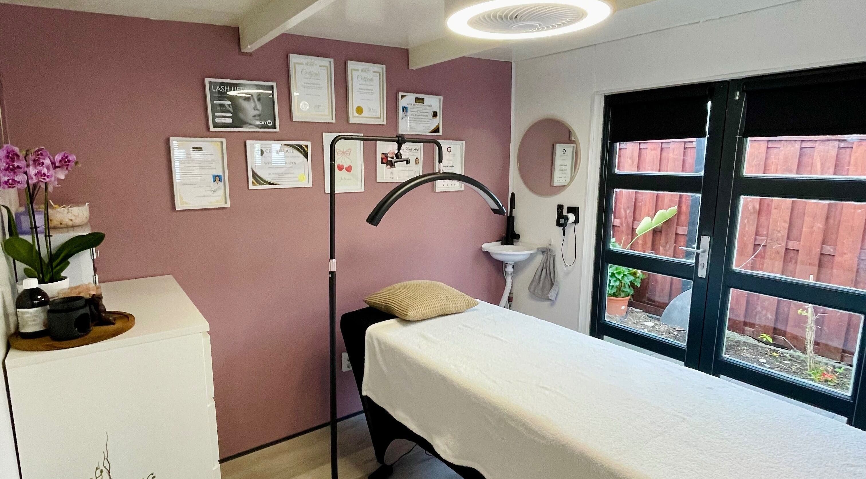 Tranquil treatment room at Yada Beauty - PMU & Wellness, Zoetermeer, Zuid-holland, NL.