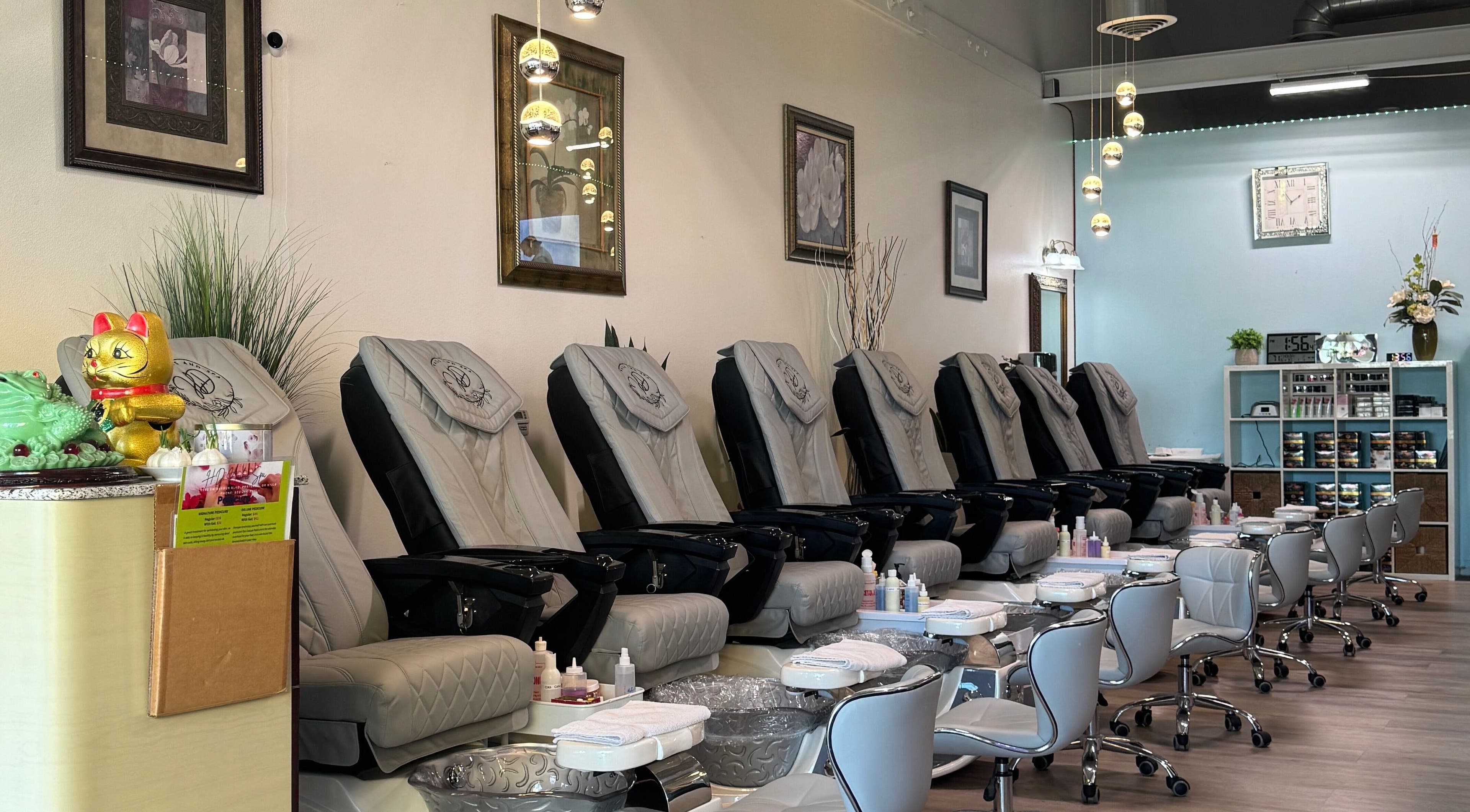 HD Nails in Portland, Oregon offers plush pedicure chairs and a serene interior for ultimate relaxation.