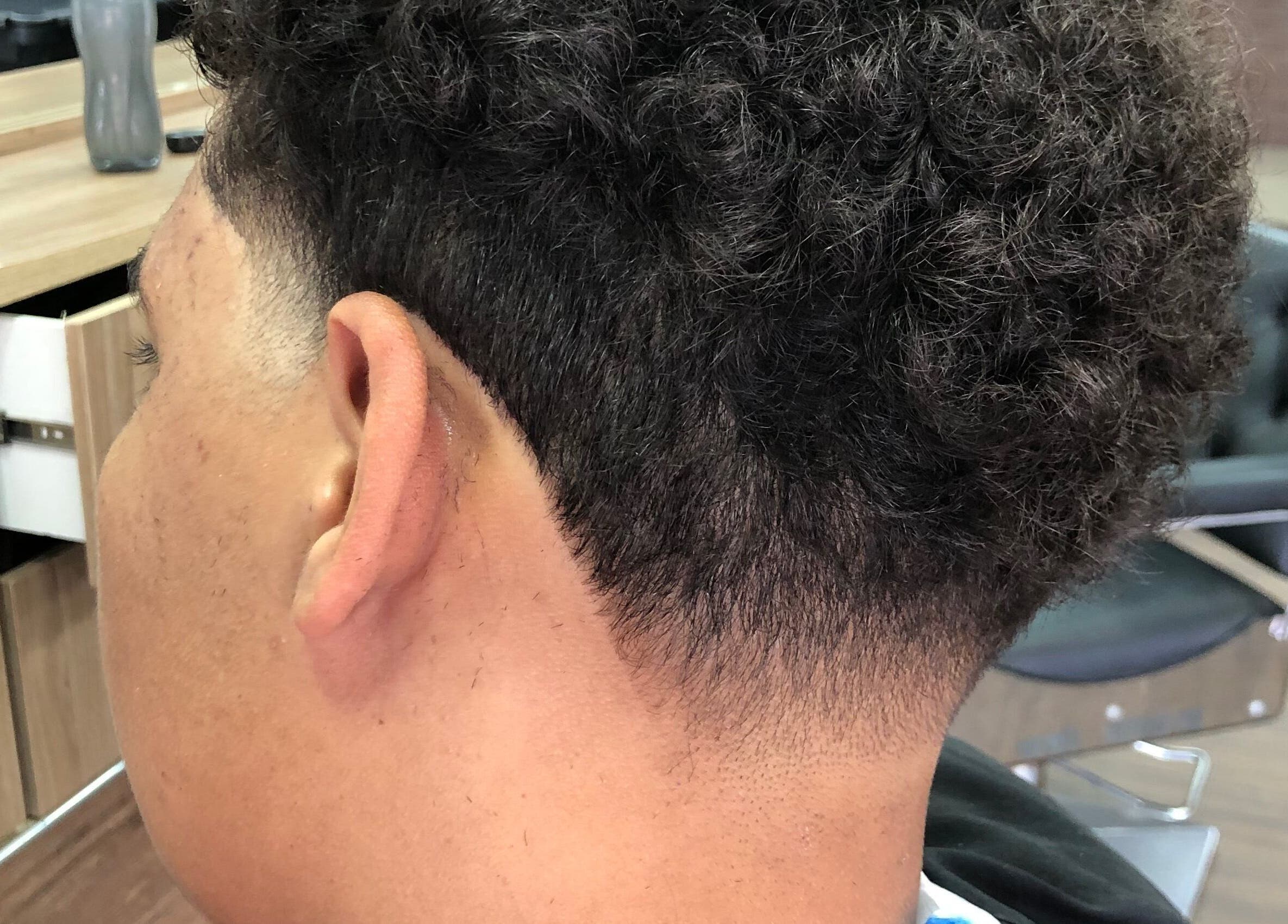 Corte de cabelo moderno no Will Barber, Distrito Federal, Distrito Federal, BR.