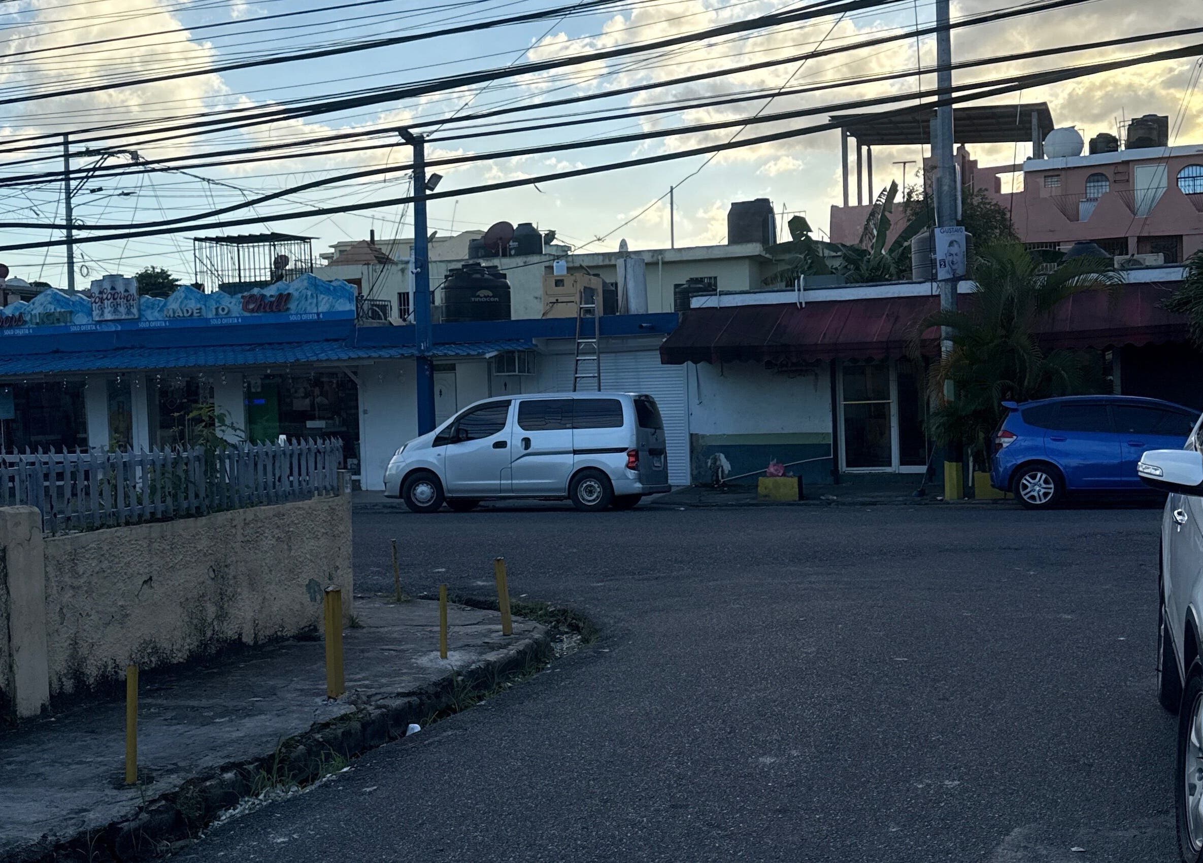 Iris Nails Collection venue exterior in Santo Domingo, Distrito Nacional, DO, captured at street view.