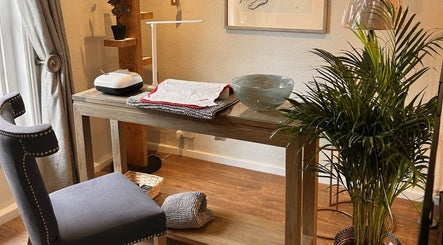 Luxury Bubble Nail Bar image 3