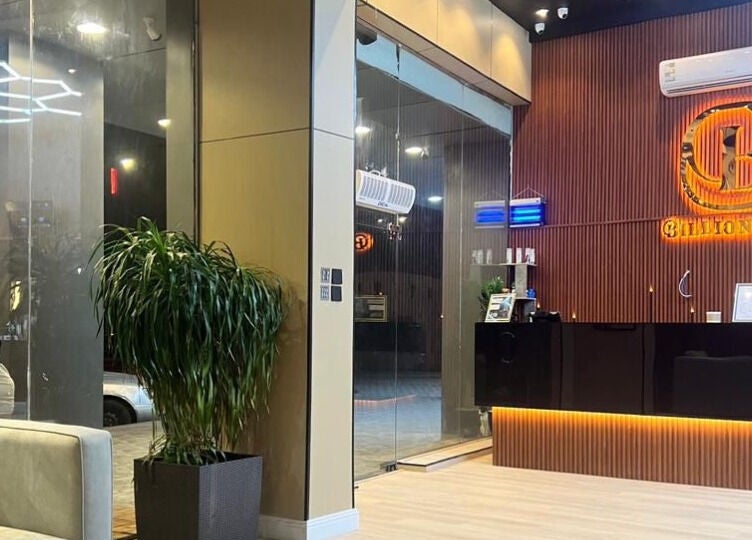 Stylish reception area at Billionaire Salon – Al Shati, Jeddah, Makkah Province, SA with modern decor.