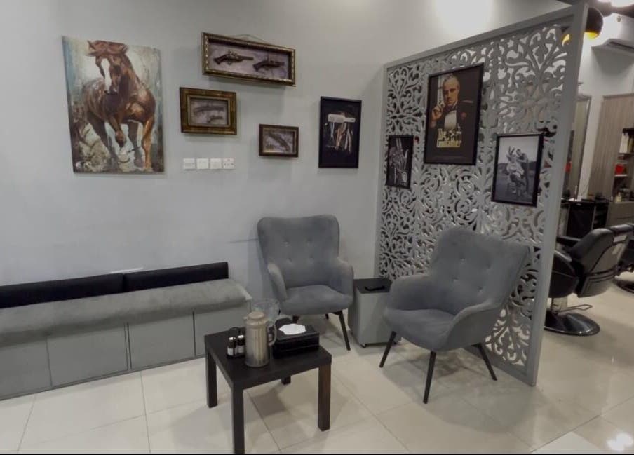 Elegant lounge area at AL3raaap Salon & Spa صالون وسبا العّراب in Muscat, Muscat Governorate, OM.