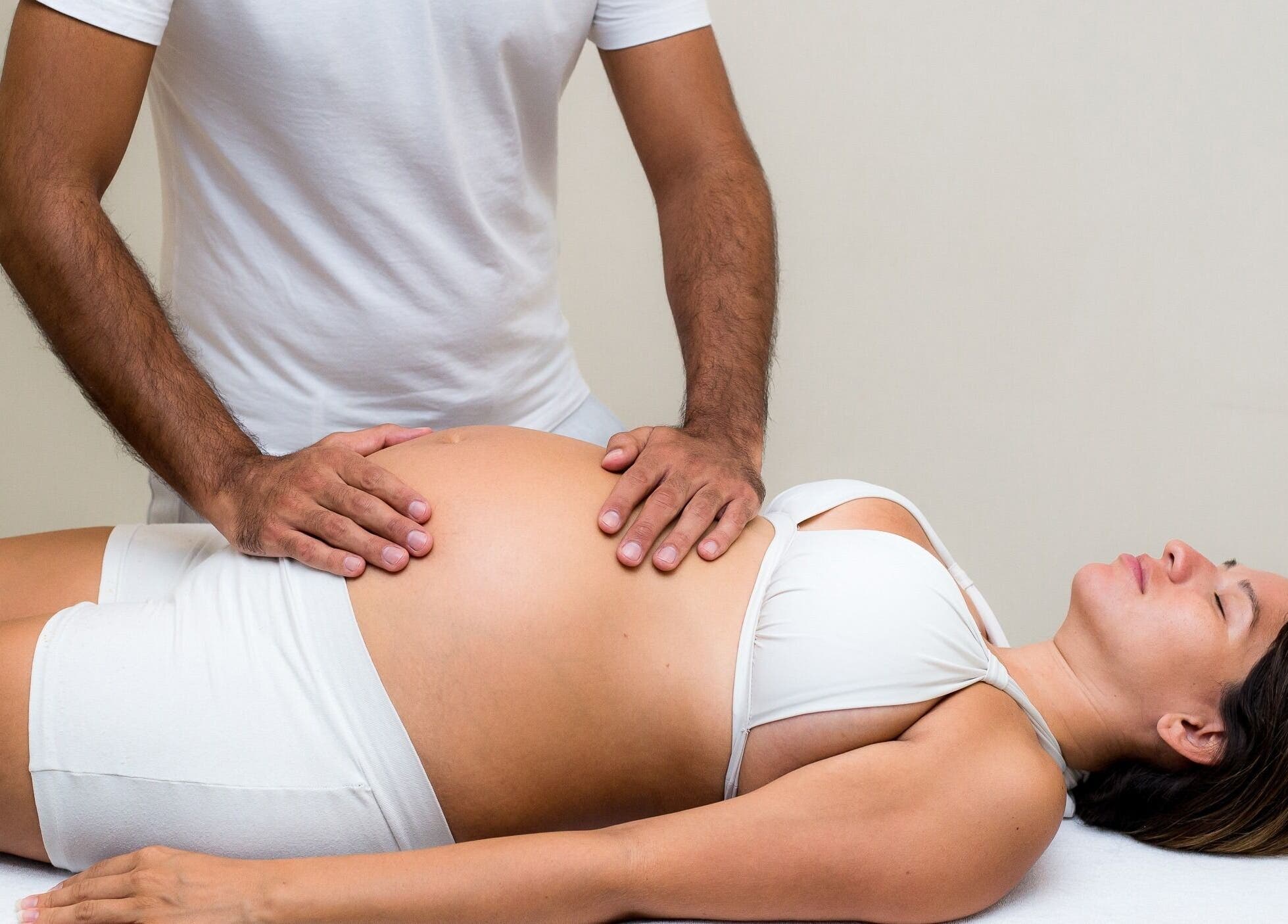 Terapia prenatal en Osteopatia Playa, Playa del Carmen, Quintana Roo, MX. Cuidado especializado para embarazadas.