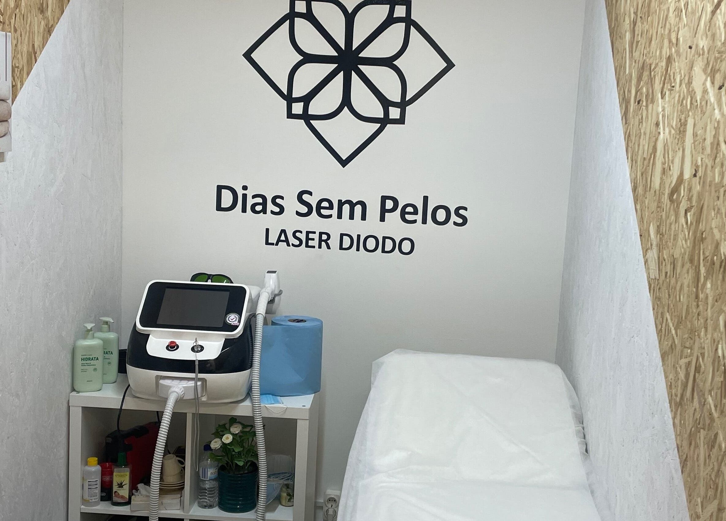 Sala de laser na Dias sem pelos em Braga, Braga, PT, apresentando equipamentos modernos e ambiente confortável.