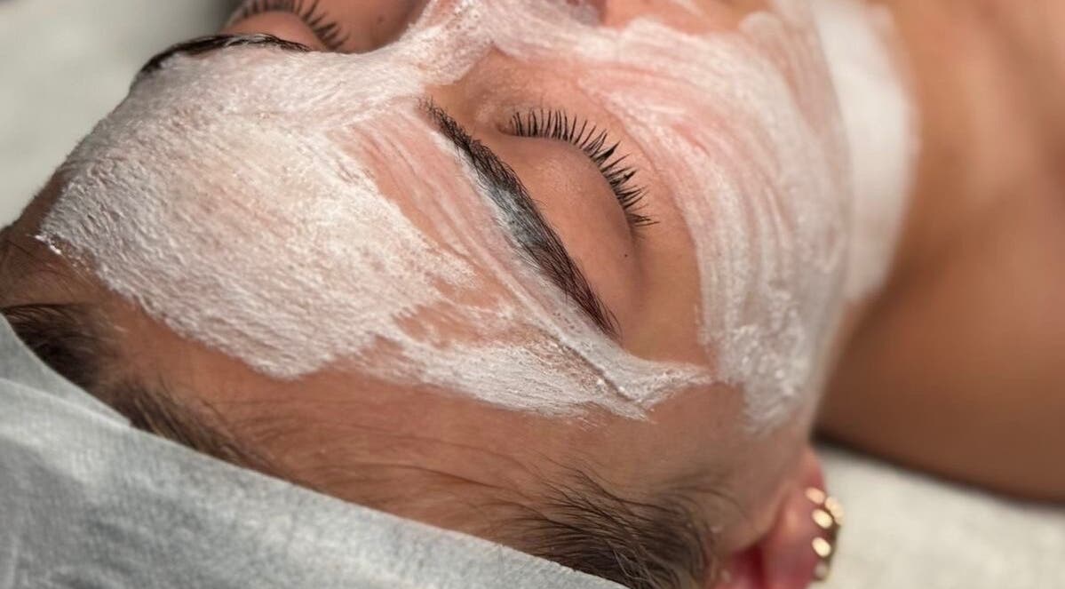 Soin facial au masque chez RASHKA BEAUTY, Trois-Rivières, Québec, CA.