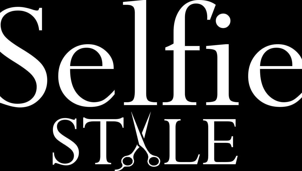 Selfie STYLE logo with scissors, located in Hlavní Město Praha, Hlavní Město Praha, CZ.