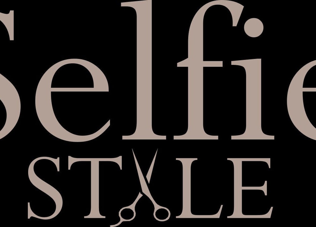Selfie STYLE logo with scissors icon, Hlavní Město Praha, CZ.