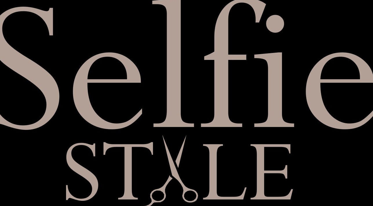 Selfie STYLE logo with scissors icon, Hlavní Město Praha, CZ.