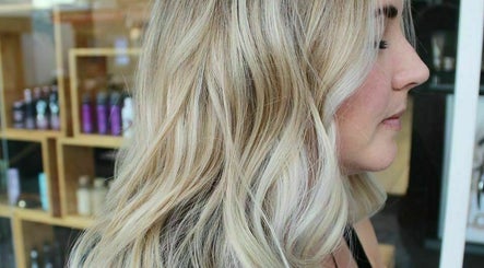 MKD HAIR. image 2