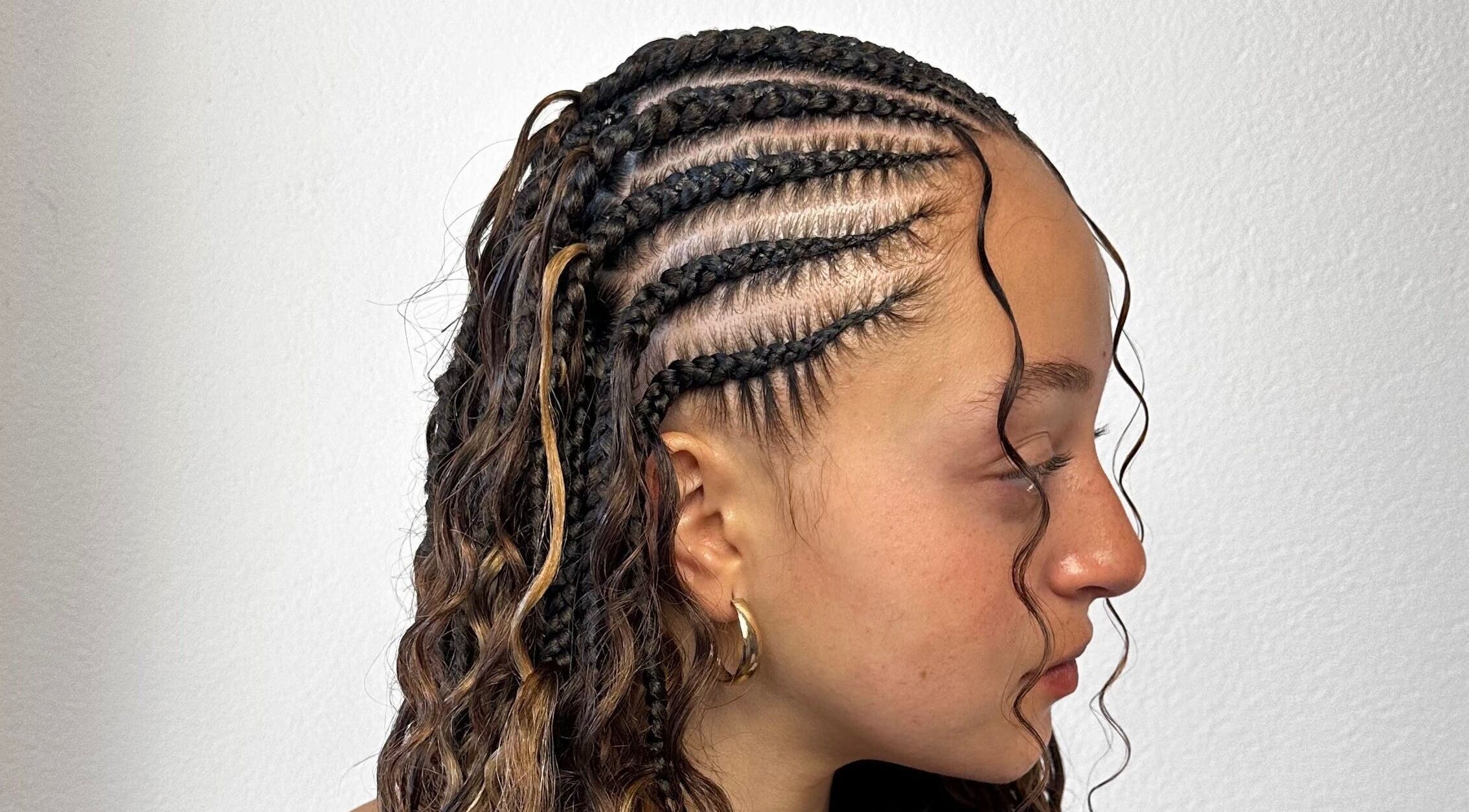 Stylish cornrow braids by Braids By Olma in Münsingen, Bern, CH, showcasing intricate detailing.