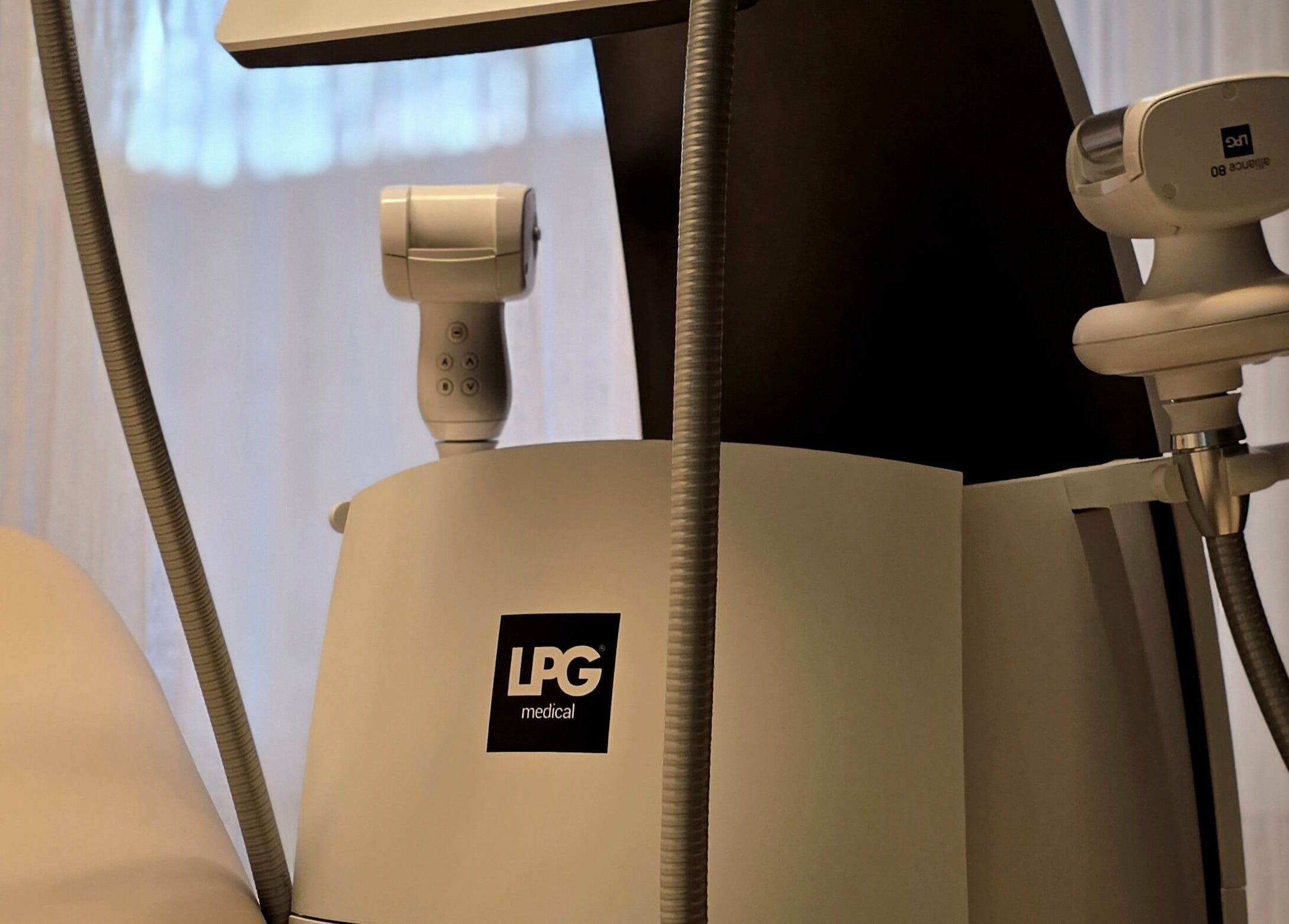 Sprzęt do zabiegów LPG w Perfect Shape, Rugby, England, GB.