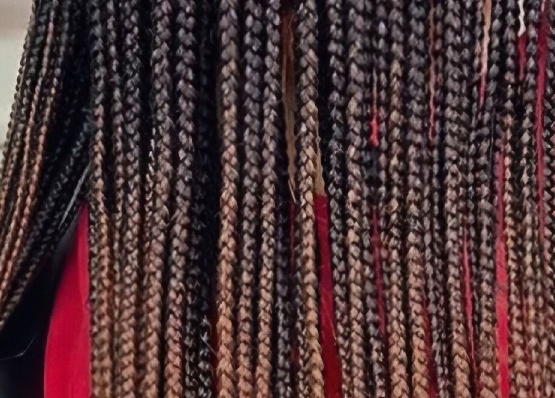 Tresses à Racinestresses, Mississauga, Ontario, CA. Coiffure professionnelle et stylée.