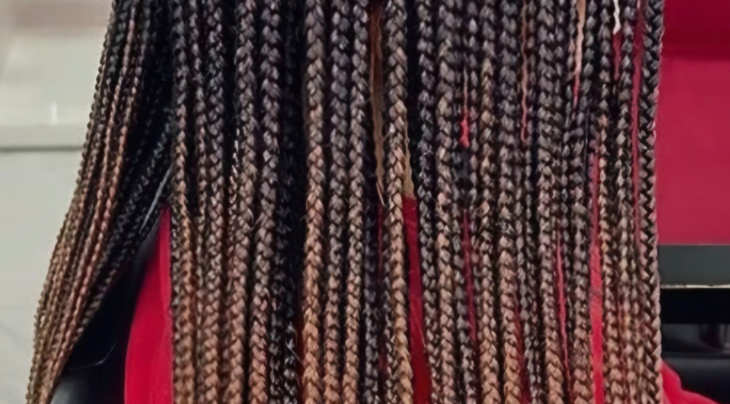 Tresses à Racinestresses, Mississauga, Ontario, CA. Coiffure professionnelle et stylée.