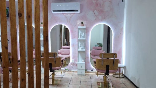 Clari Carreon Stylist