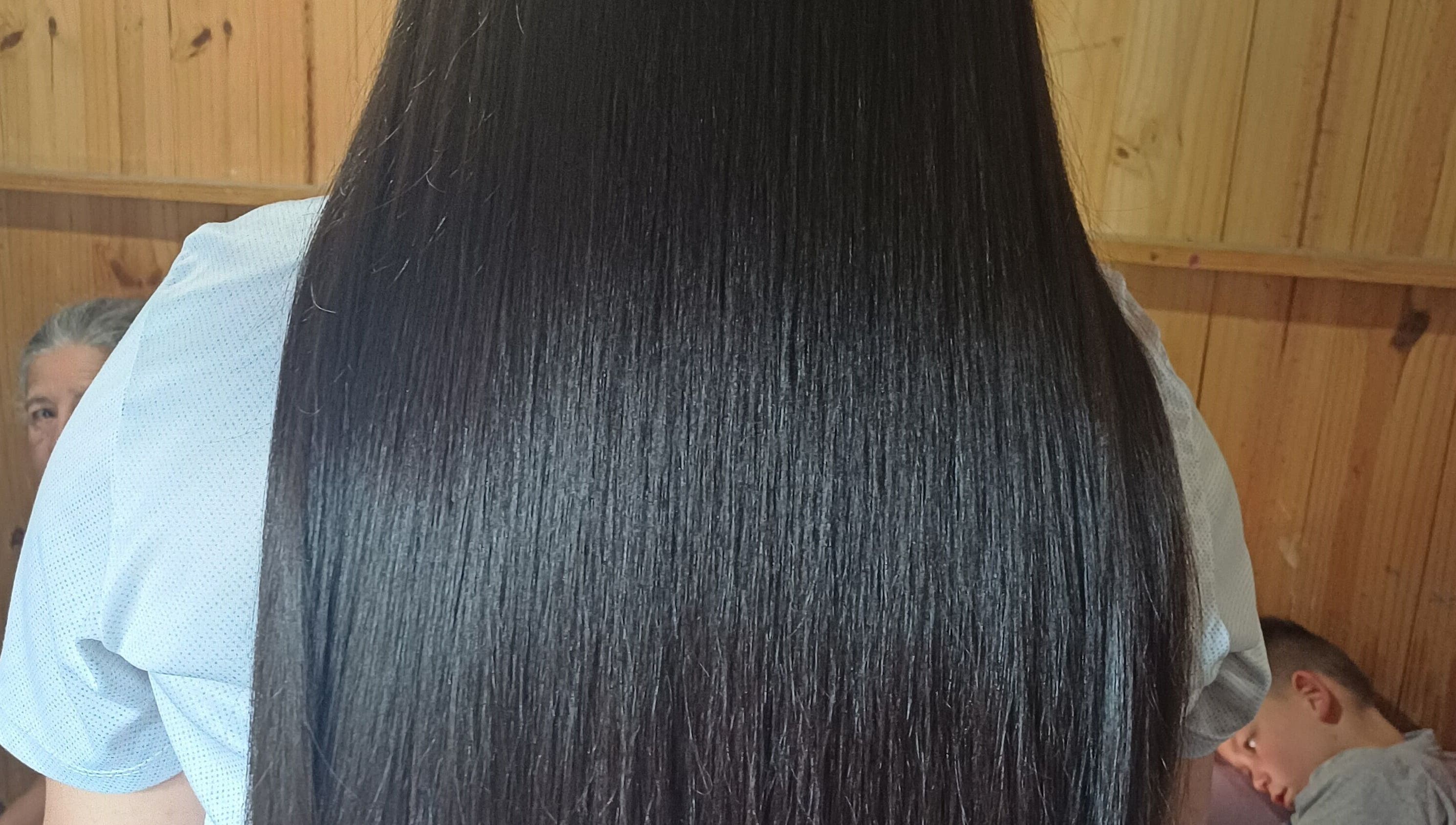 Cabelo liso e brilhante no Studio Bella, Rio Grande Do Sul, Rio Grande Do Sul, BR.