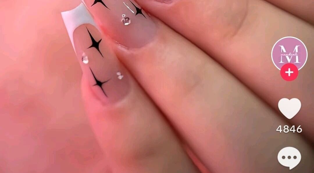 Unhas decoradas com estrelas no Studio Bella, Rio Grande Do Sul, Rio Grande Do Sul, BR.