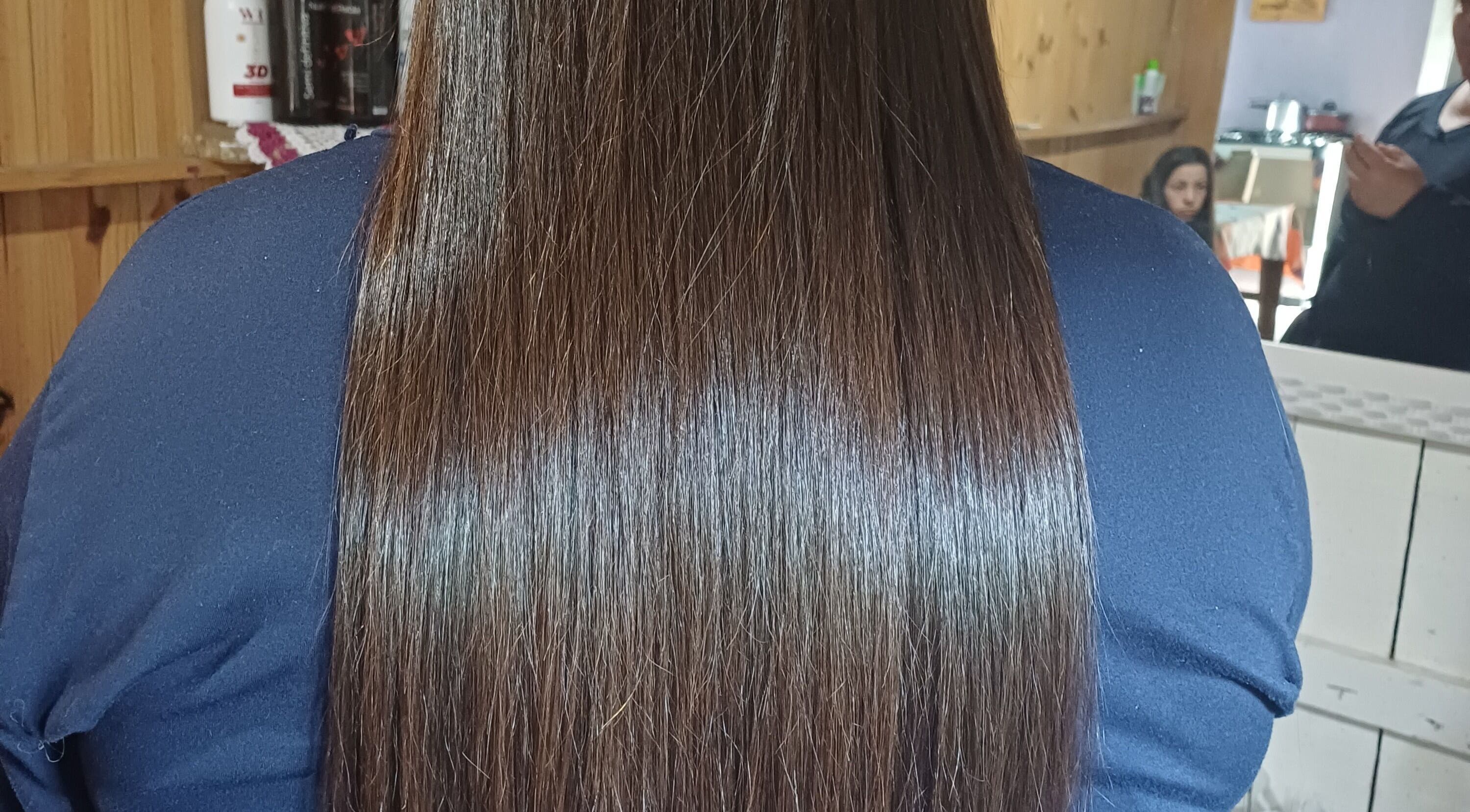 Cabelo liso e brilhante em Studio Bella, Rio Grande Do Sul, Rio Grande Do Sul, BR, destaca tratamento de qualidade.