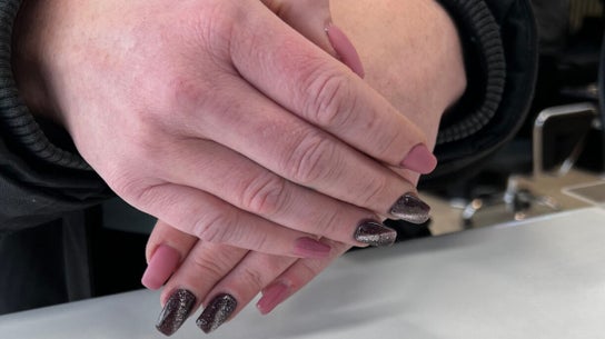 The Nail Cabin - Muskoka