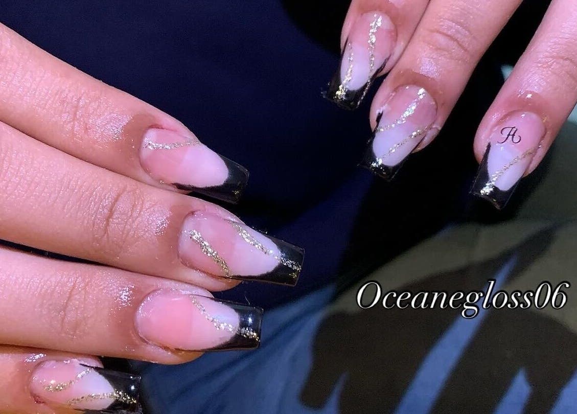 Manucure élégante avec paillettes chez Oceanegloss, Nice, Provence-alpes-côte D'azur, FR.