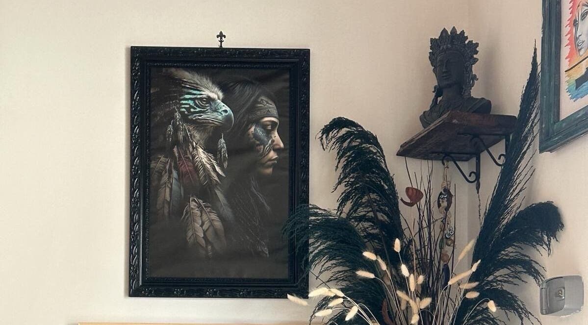 Decorazione murale etnica con piante presso No fear tattoo shop, Pozzuoli, Campania, IT.