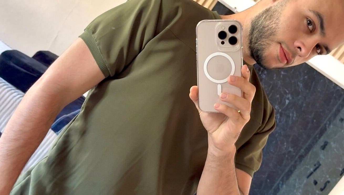 Reflejo en espejo en Steven SPA - Male Massage Madrid, ubicado en Madrid, Comunidad De Madrid, ES.