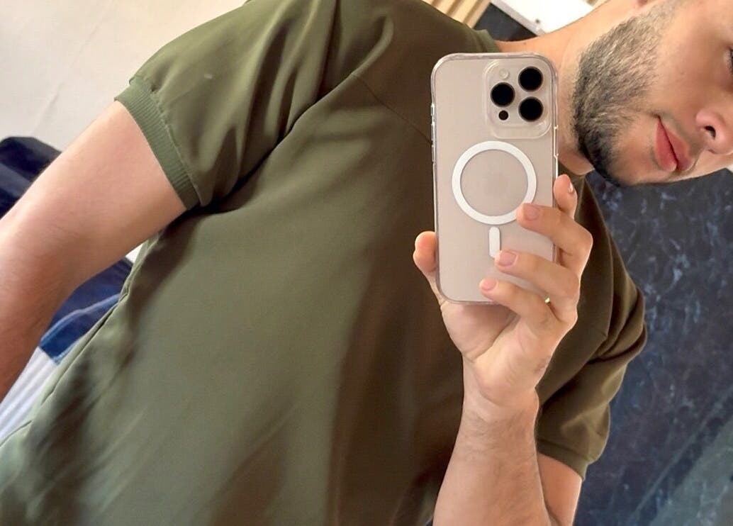 Reflejo en espejo en Steven SPA - Male Massage Madrid, ubicado en Madrid, Comunidad De Madrid, ES.