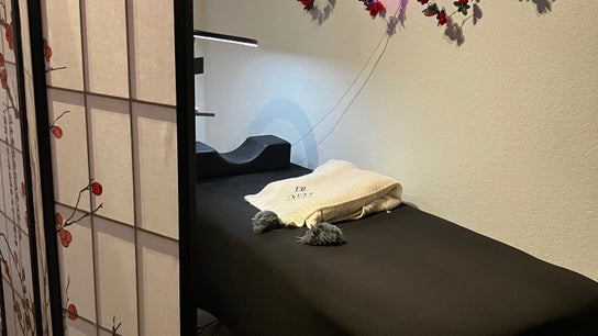 B’LuxRoseLashesllc